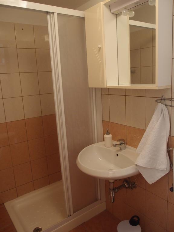 Apartments Zora Senj  Bilik gambar
