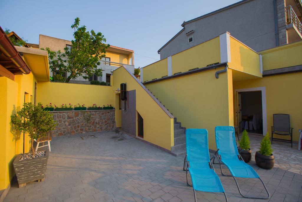 Apartments Zora Senj  Luaran gambar