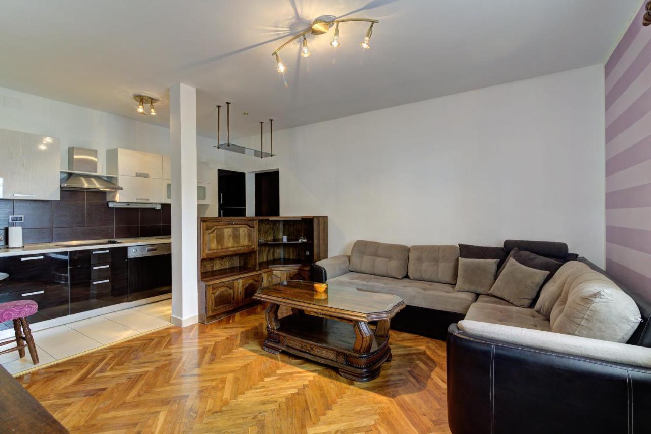Apartments Zora Senj  Luaran gambar