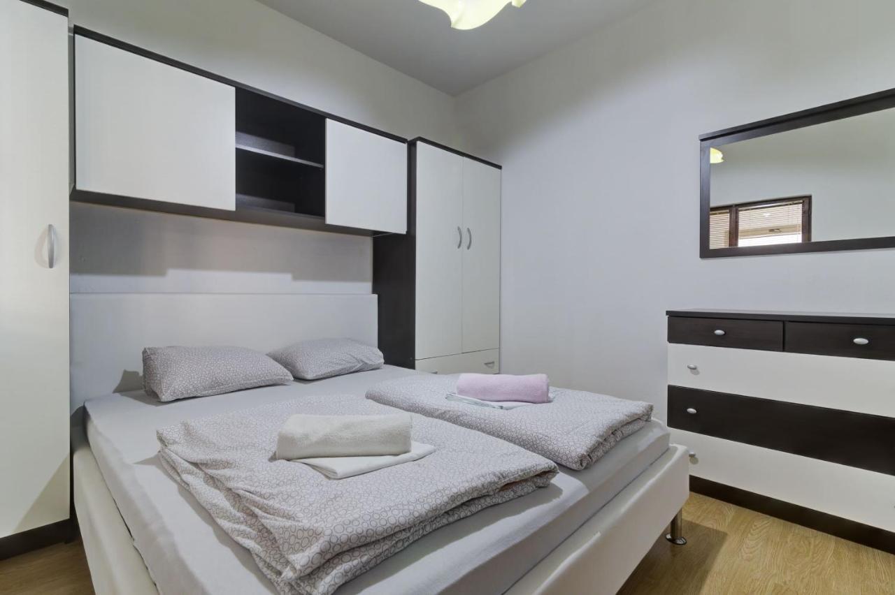 Apartments Zora Senj  Luaran gambar