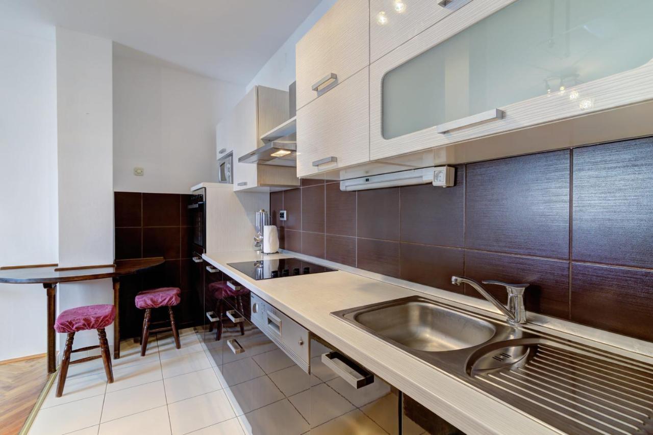 Apartments Zora Senj  Luaran gambar