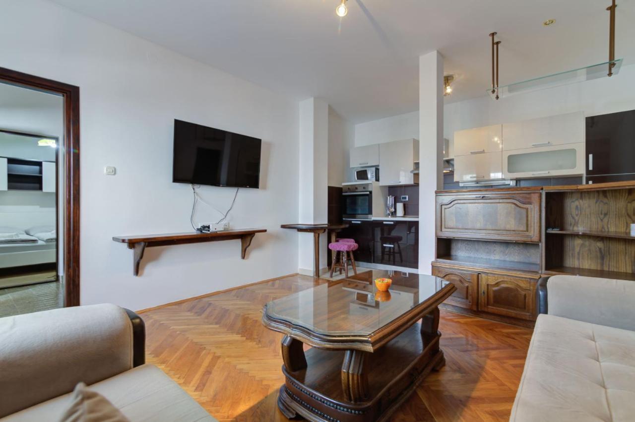 Apartments Zora Senj  Luaran gambar