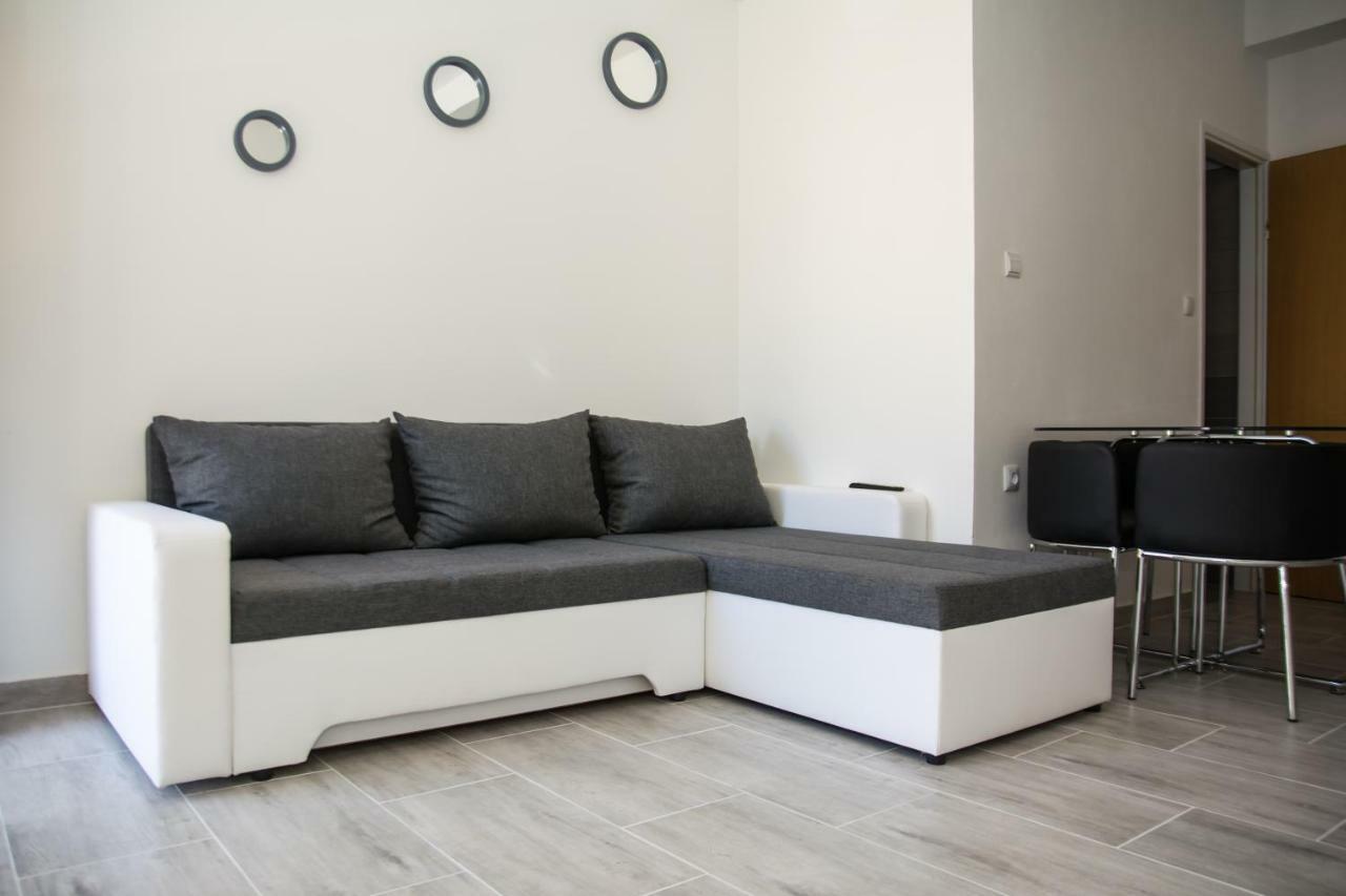 Apartments Zora Senj  Luaran gambar