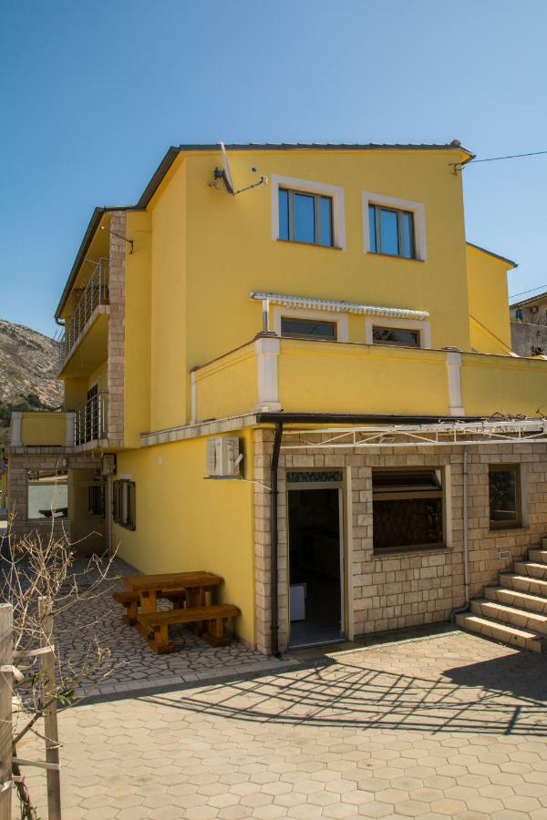 Apartments Zora Senj  Luaran gambar